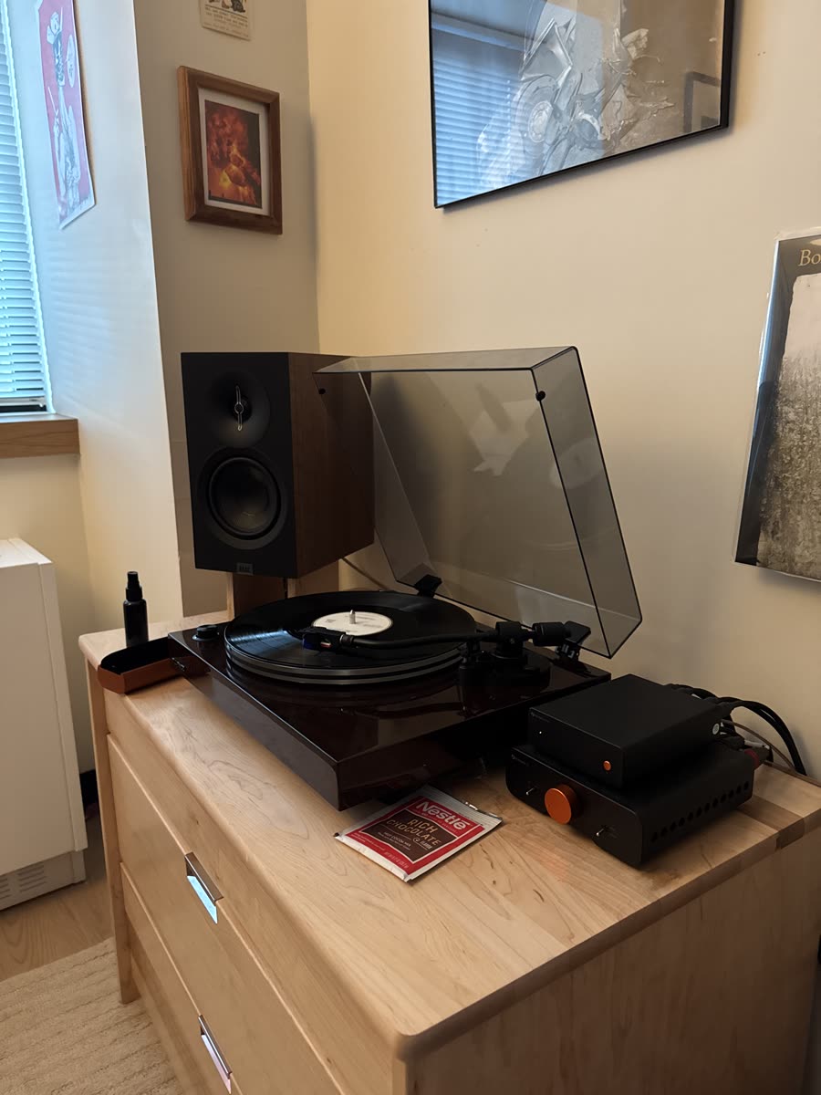 Fluance RT85 turntable