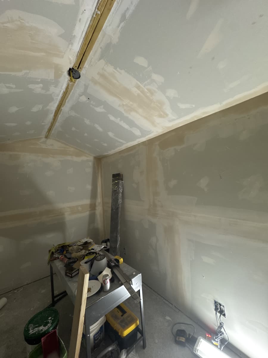 More drywall going up
