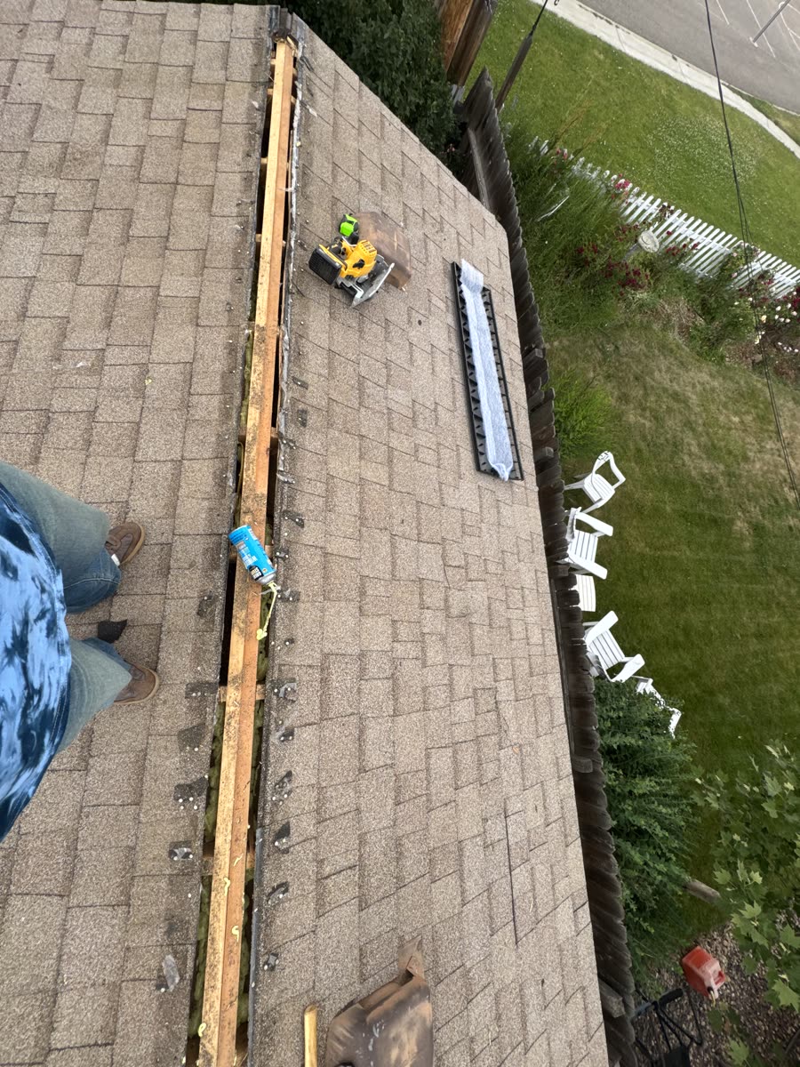 The ridge cut open for the vent